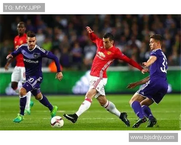 曼联与安德莱赫特对决分析战术布局与球员表现深度剖析