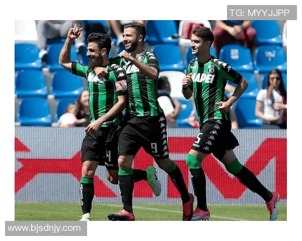 贝兹尔与朗斯的激烈对决分析及赛季表现对比